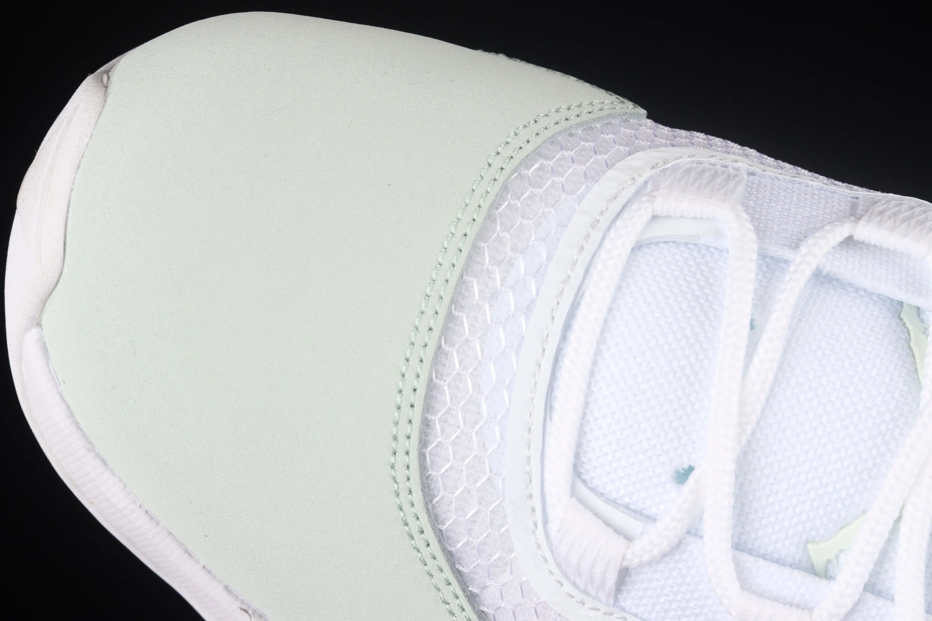 All categories Air Jordan Jordan series basketball shoes Air Jordan 11 Air Jordan 11 CMFT Low AJ11 Joe 11 white black green low-top anti-slip shock-absorbing basketball shoes CW0784-300